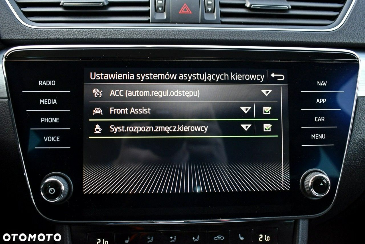 Skoda Superb 2.0 TDI Ambition DSG - 20