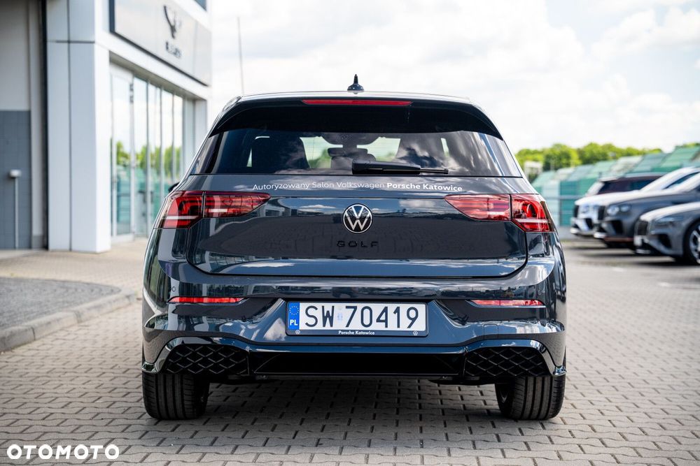 Volkswagen Golf - 8