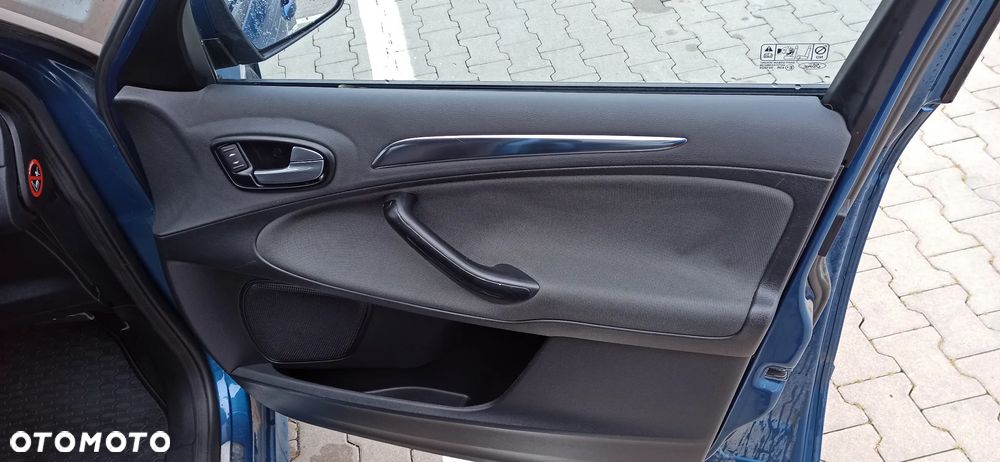 Ford S-Max - 14