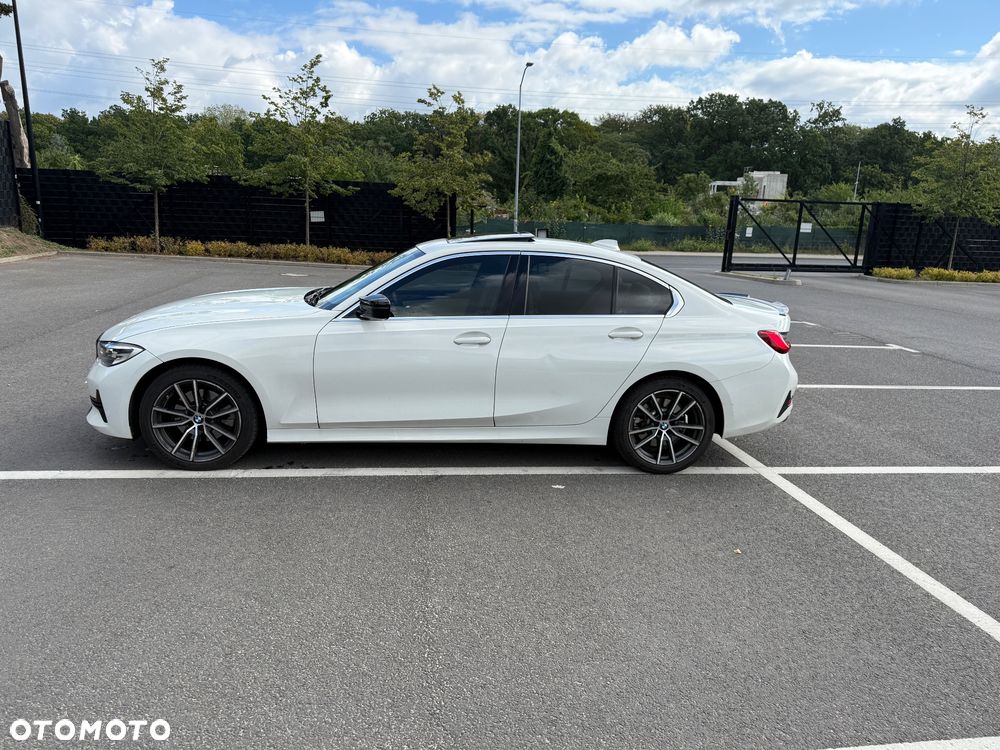BMW Seria 3 330i xDrive Sport Line - 3