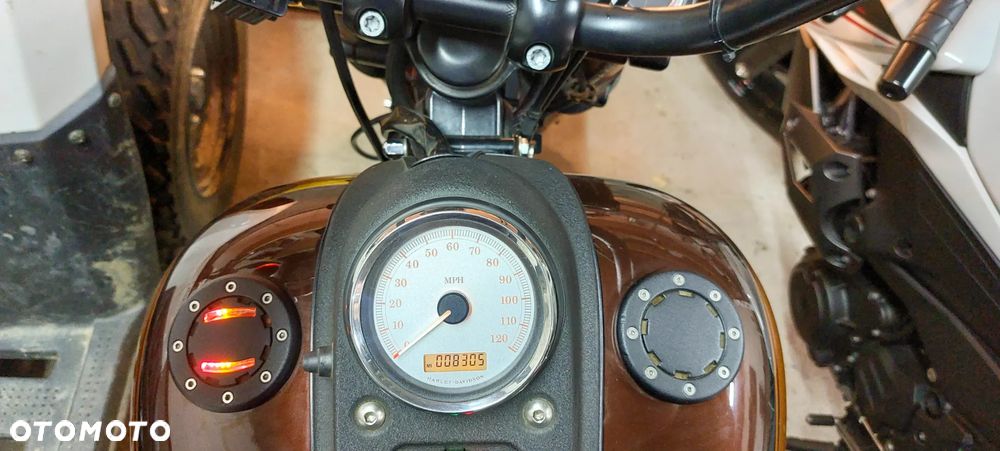 Harley-Davidson Dyna Street Bob - 11