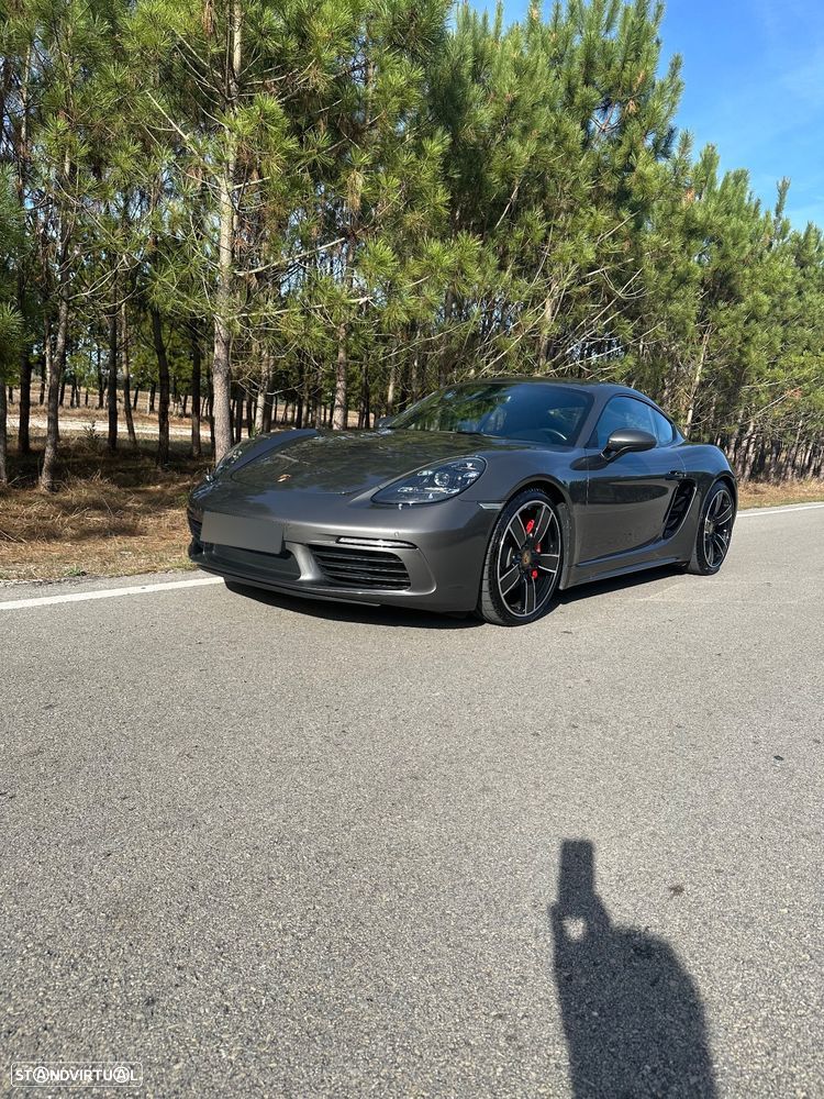 Porsche 718 Cayman - 1