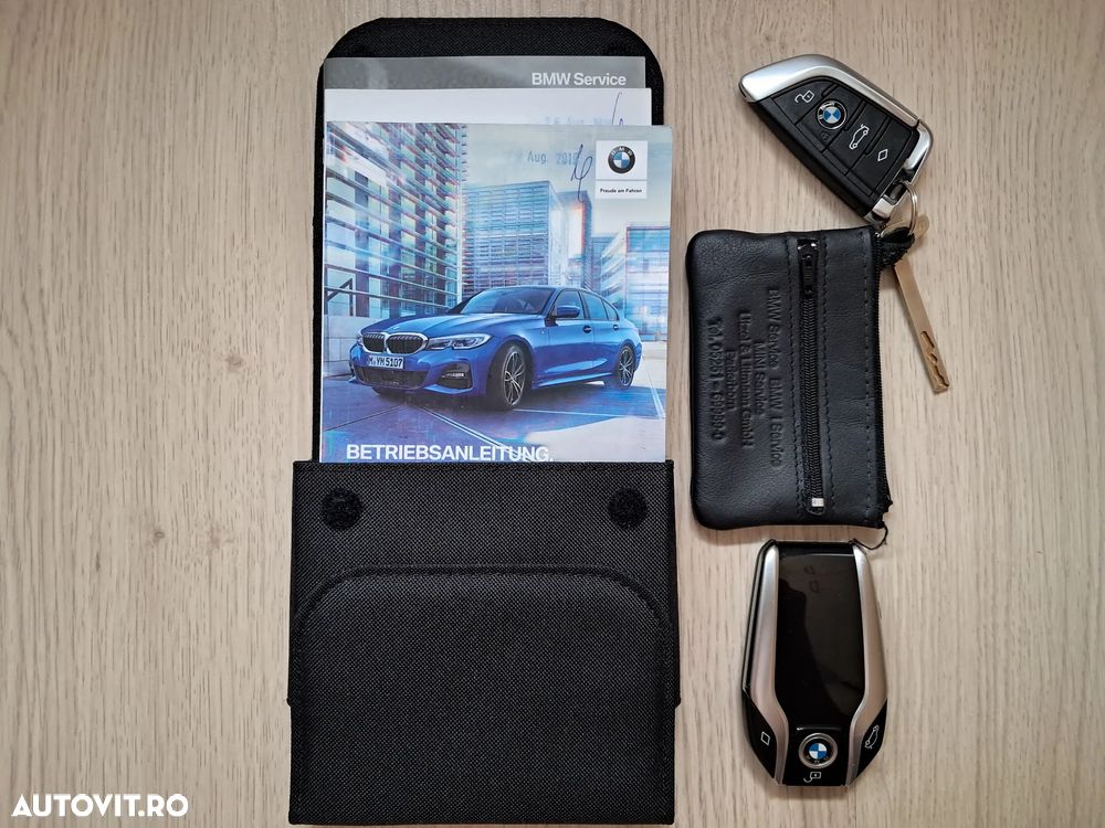 BMW Seria 3 330i AT Luxury Line - 36