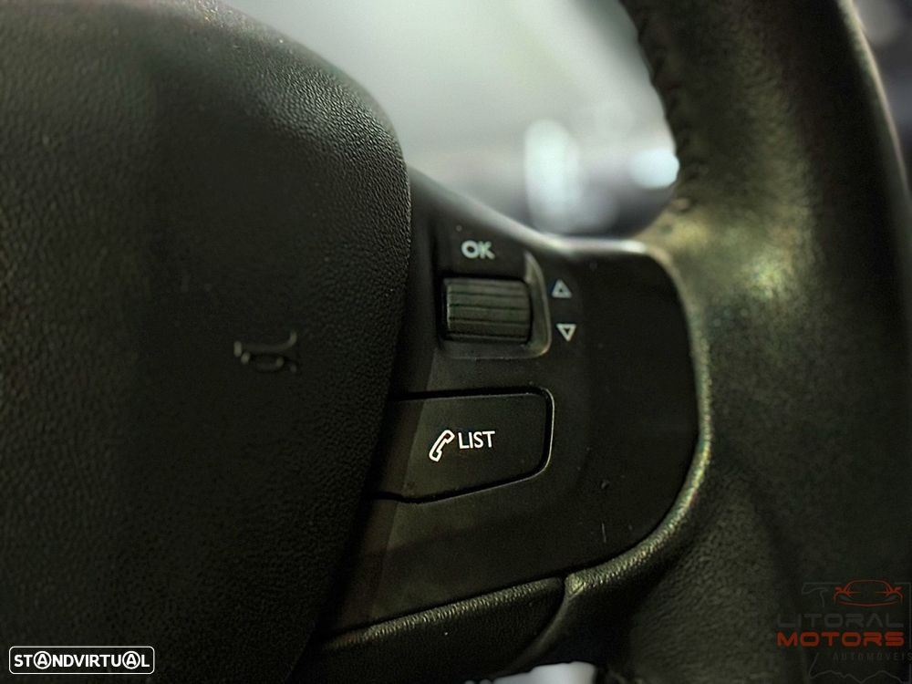 Peugeot 208 1.2 PureTech Style - 24