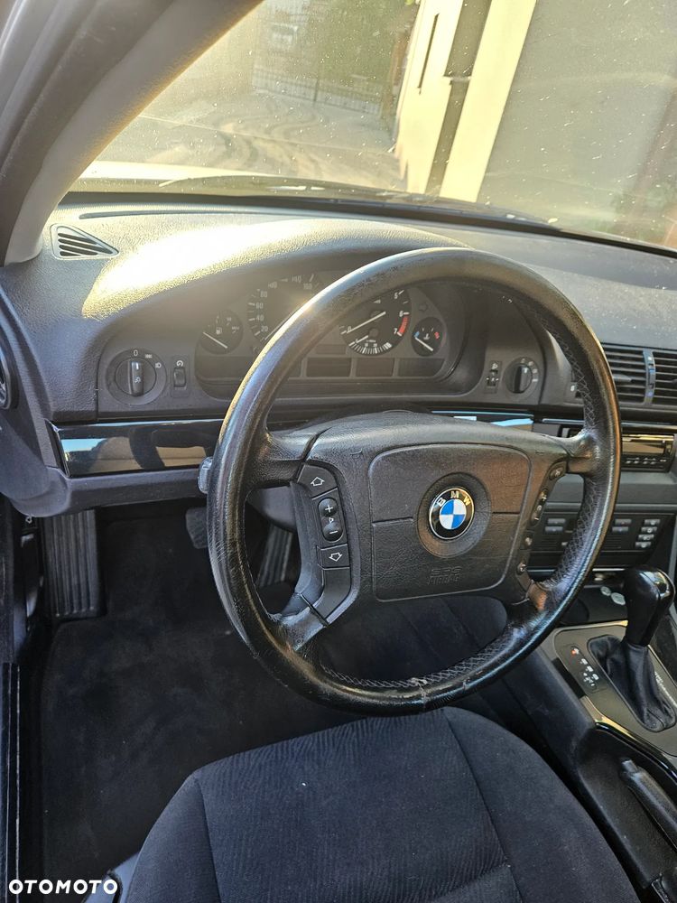 BMW Seria 5 - 16