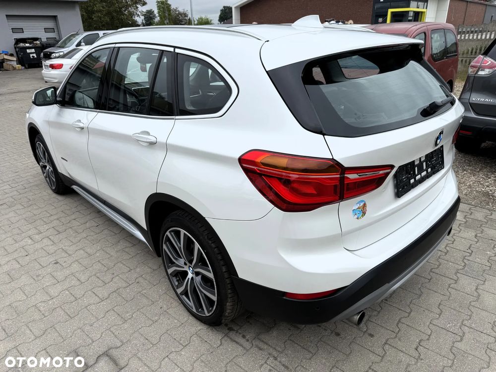 BMW X1 xDrive20d Sport Line - 1