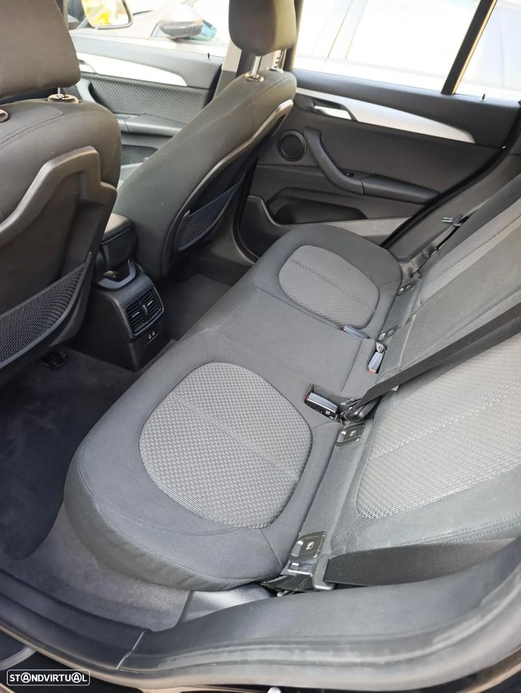 BMW X1 25 e xDrive - 11