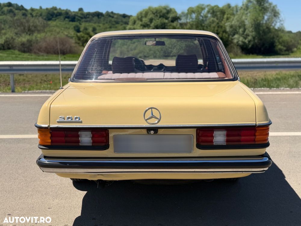Mercedes-Benz W123 - 21