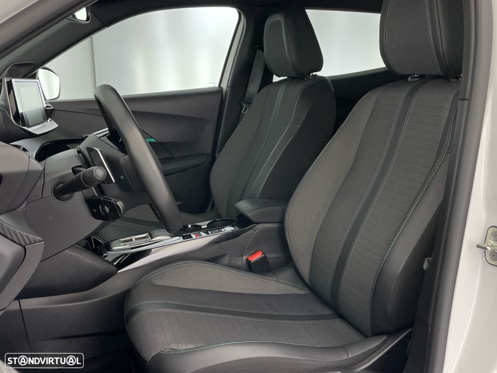 Peugeot 2008 1.5 BlueHDi Allure EAT8 - 19
