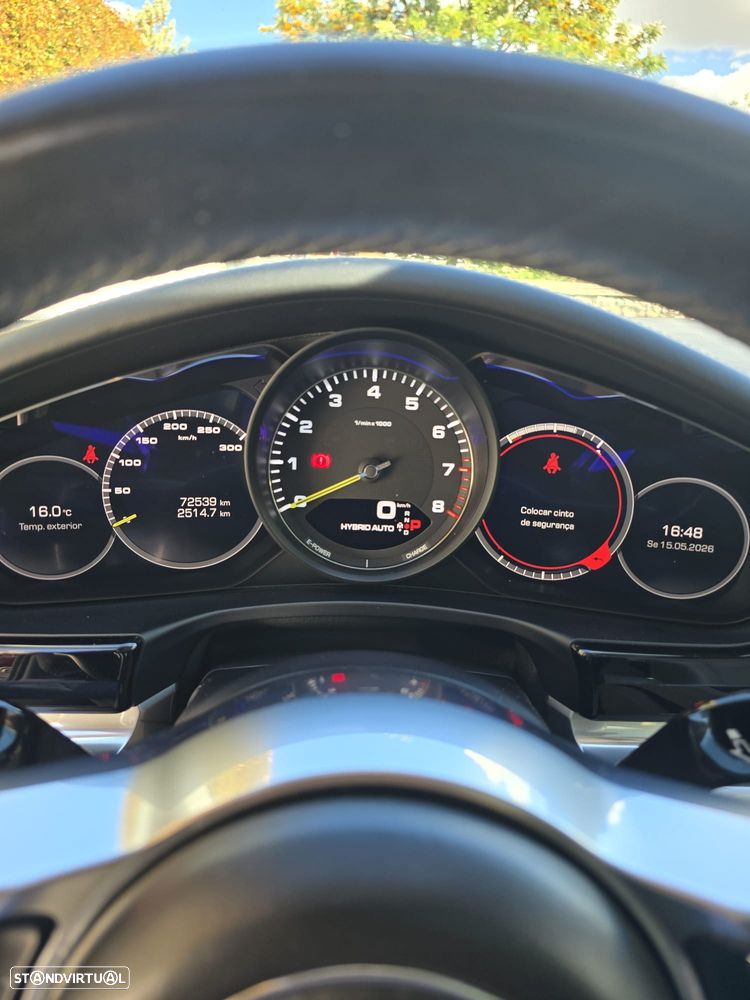 Porsche Panamera 4 E-Hybrid - 6