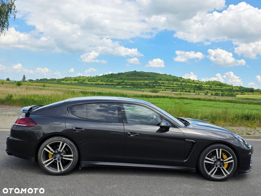 Porsche Panamera GTS PDK - 5