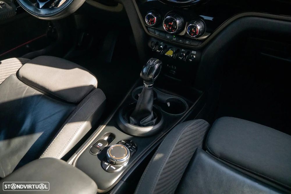 MINI Countryman Cooper SE ALL4 Auto - 29
