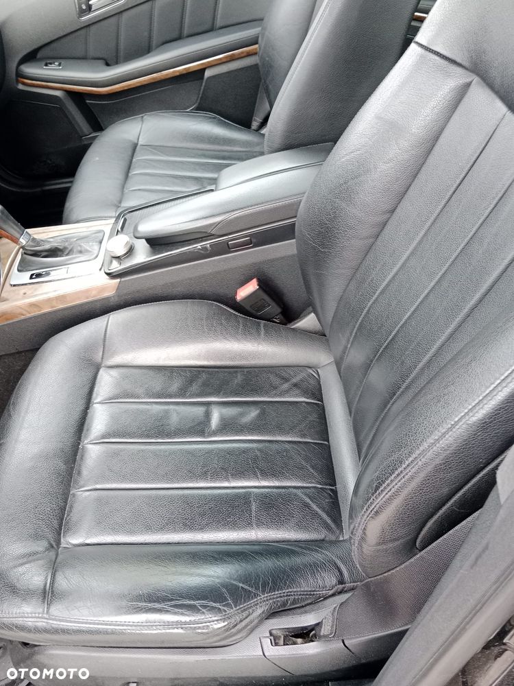 Mercedes-Benz Klasa E 250 CDI 4Matic 7G-TRONIC Elegance - 12