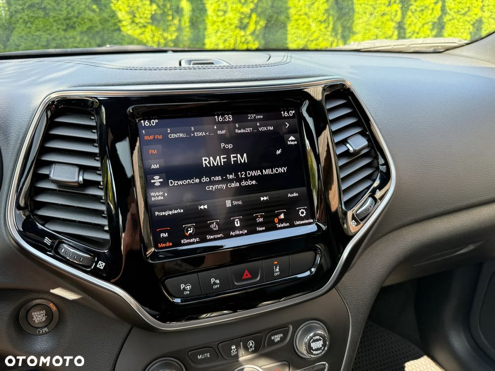 Jeep Cherokee - 11