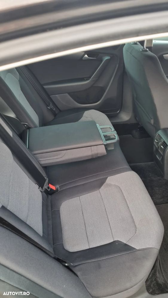 Volkswagen Passat 2.0 Blue TDI SCR Trendline - 19