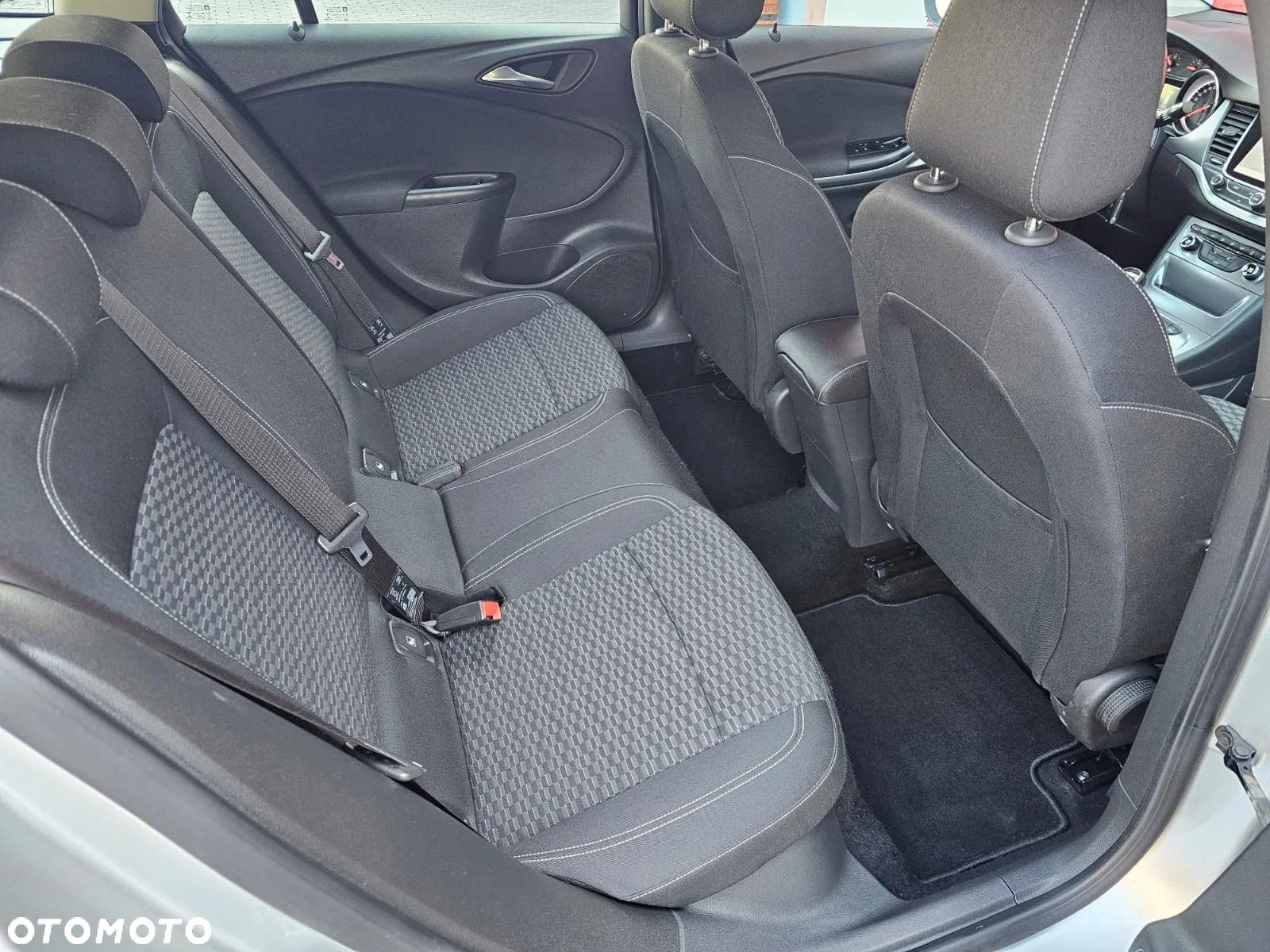 Opel Astra IV 1.6 CDTI Enjoy - 23