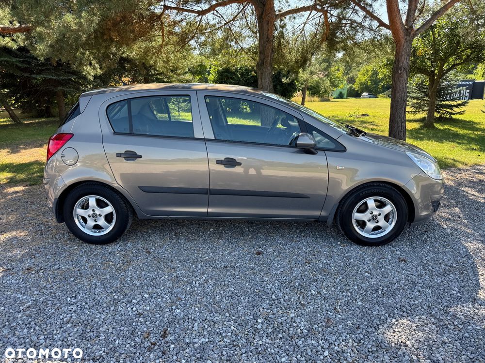Opel Corsa 1.2 16V Enjoy - 11
