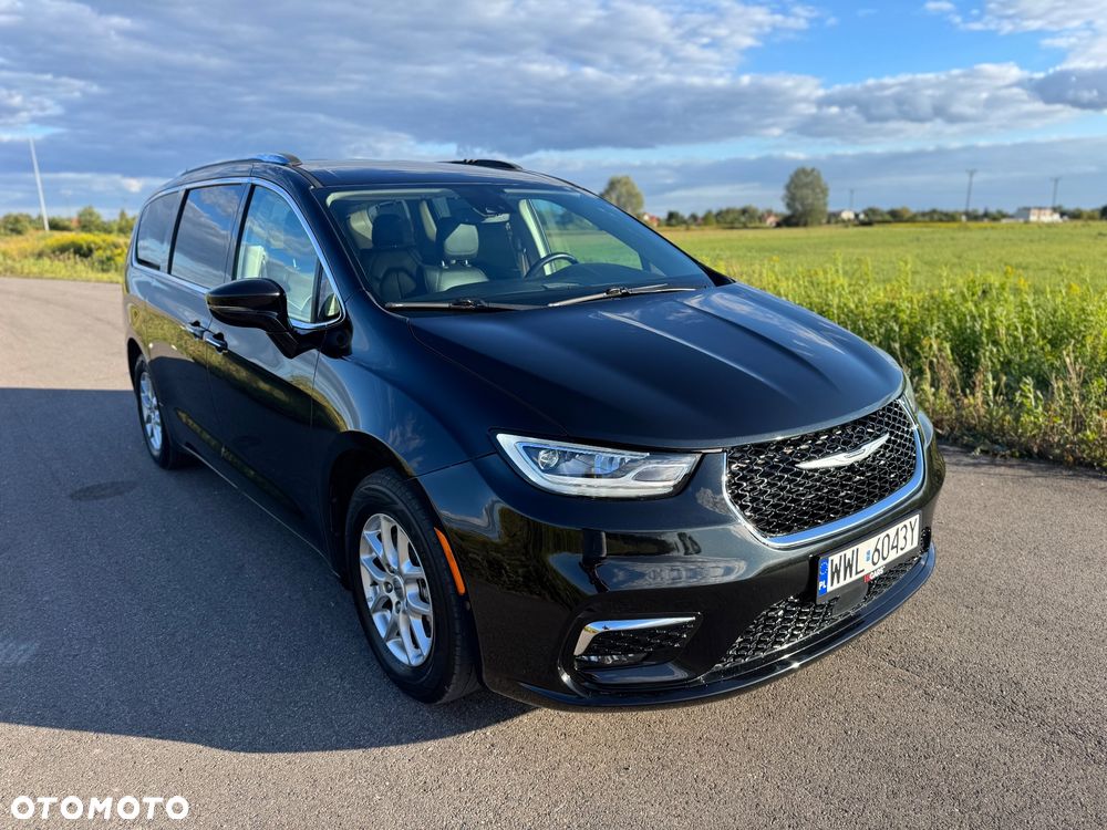 Chrysler Pacifica - 2