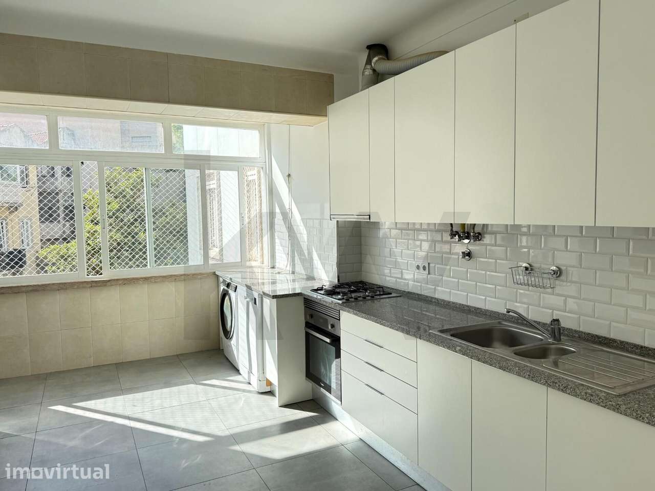 Apartamento T4 nas Avenidas Novas - Grande imagem: 2/44