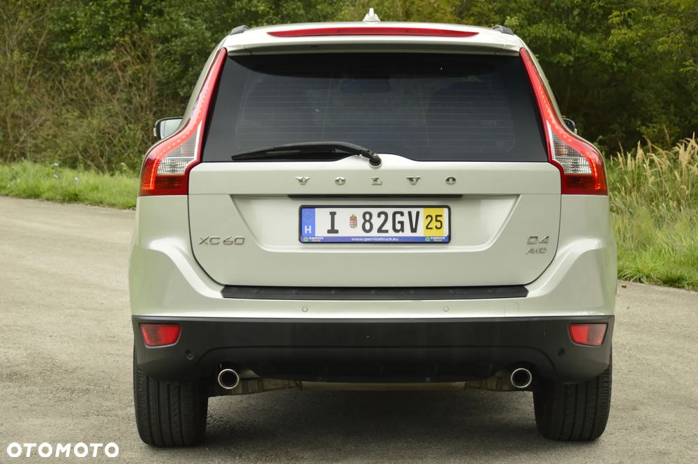 Volvo XC 60 D4 AWD Geartronic Momentum - 14