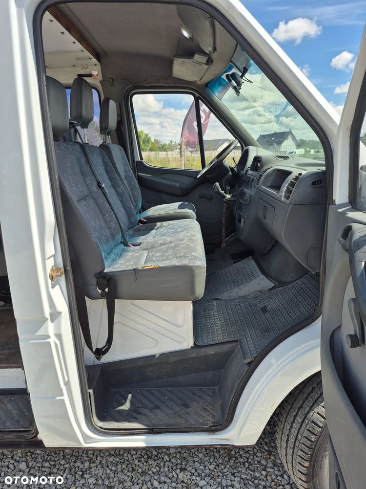 Mercedes-Benz Sprinter - 25