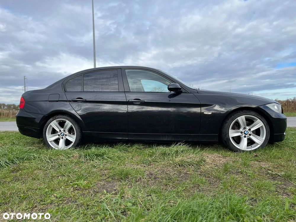 BMW Seria 3 330xi - 2