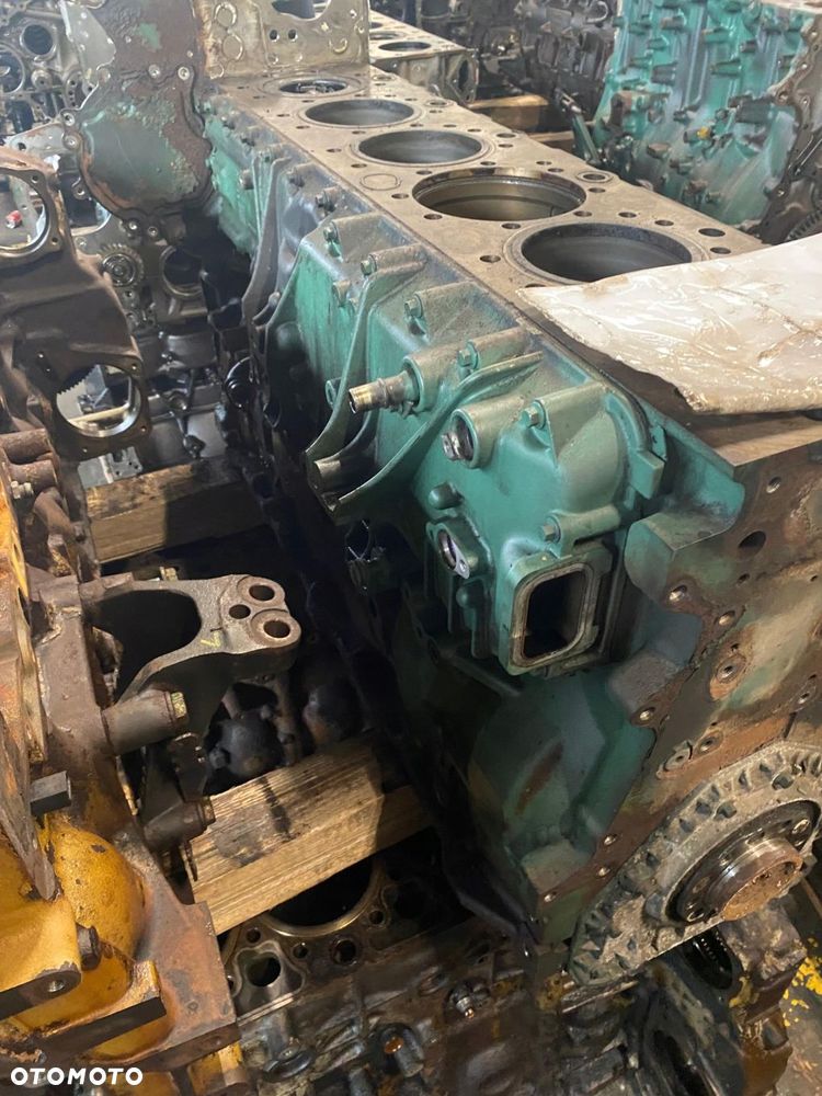 BLOK VOLVO D13K500 500KM – DÓŁ SILNIKA Z COMMON RAIL - 3