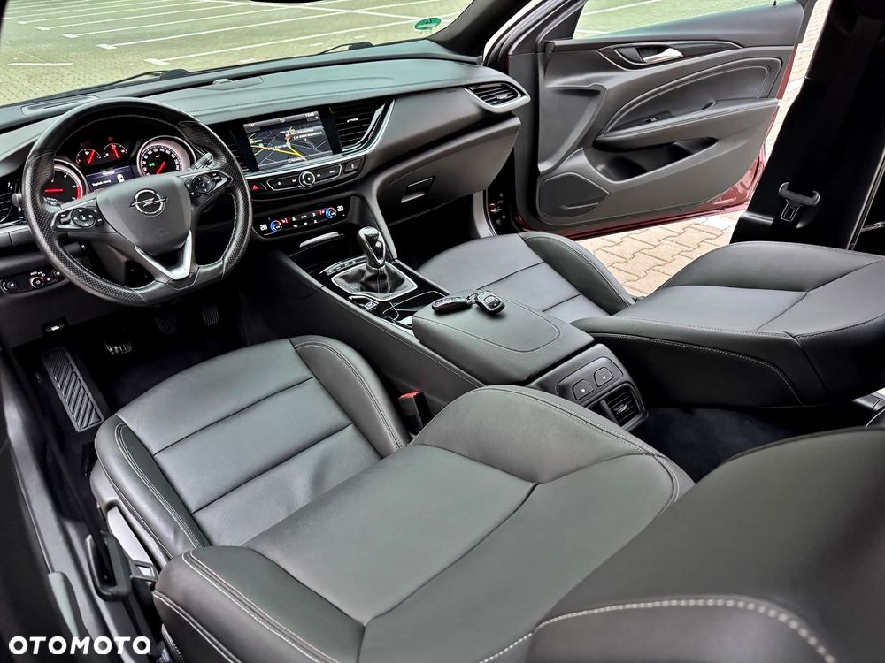 Opel Insignia CT 2.0 CDTI 4x4 Exclusive S&S - 26