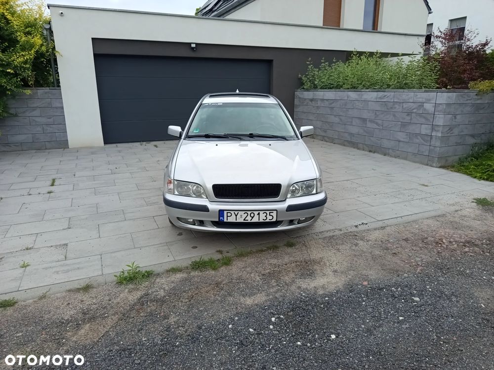 Volvo V40 1.8 '75' Elegance - 11