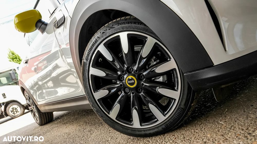 Mini Cooper SE Electric Trim - 30