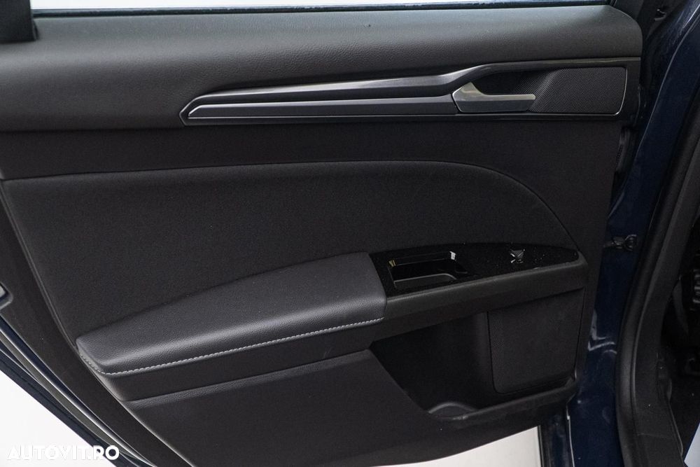 Ford Mondeo 2.0 HEV Titanium - 22