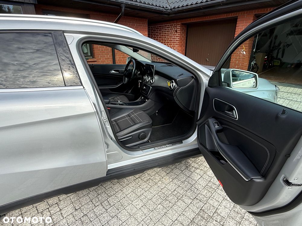 Mercedes-Benz GLA - 8