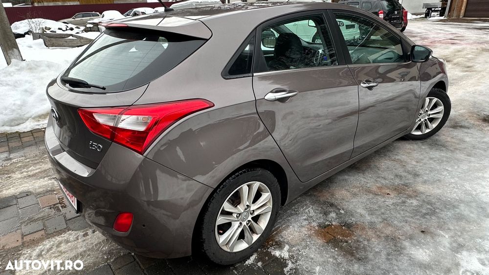 Hyundai i30 i30cw 1.6 CRDi Style - 10