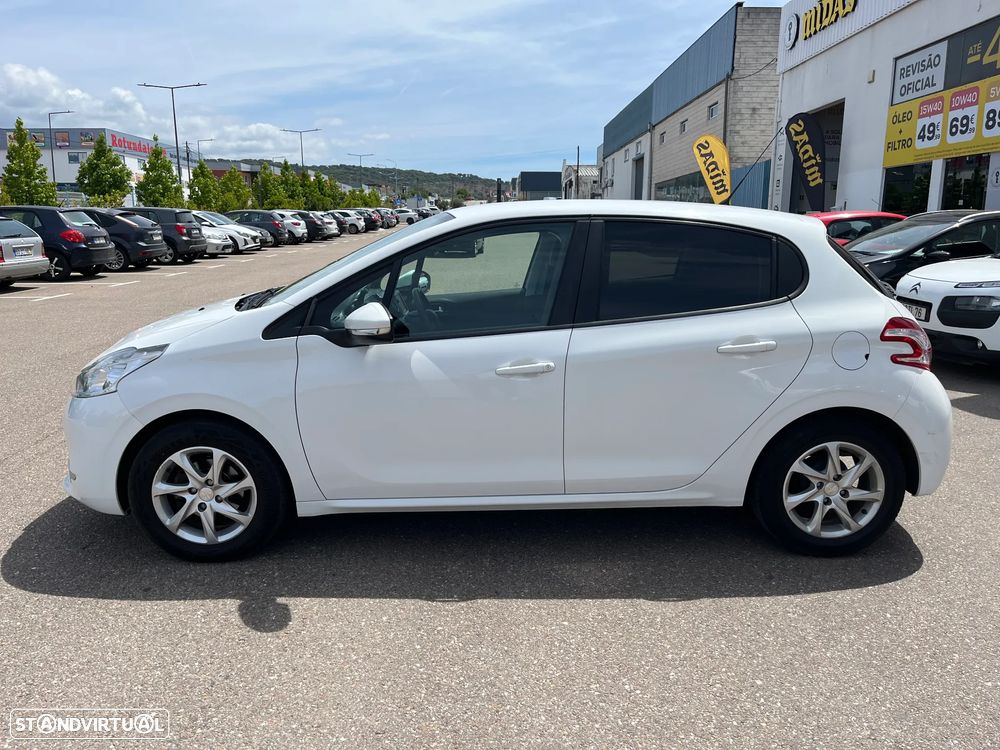 Peugeot 208 1.4 HDi Allure - 2