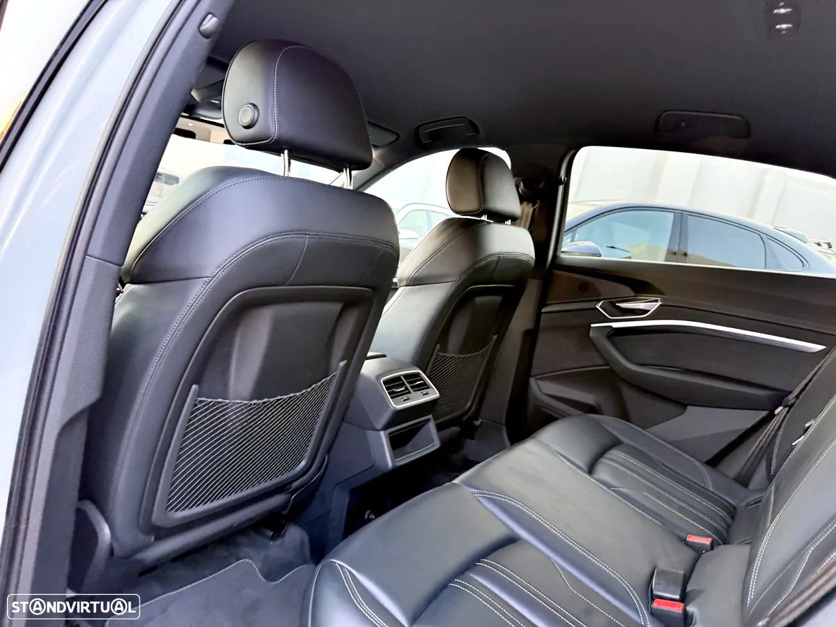 Audi Q8 e-Tron 50 quattro S line - 33