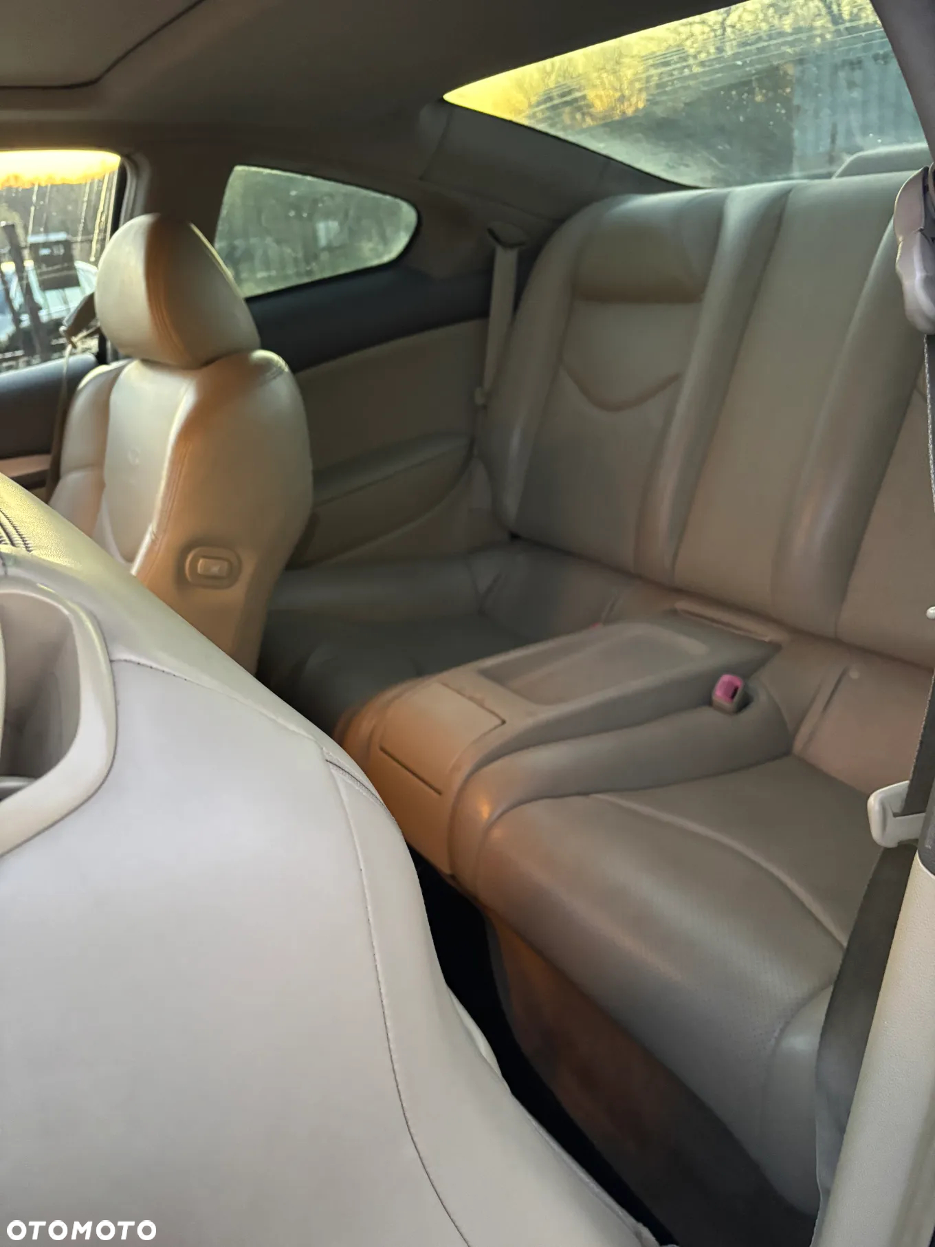 Infiniti G G37 - 16