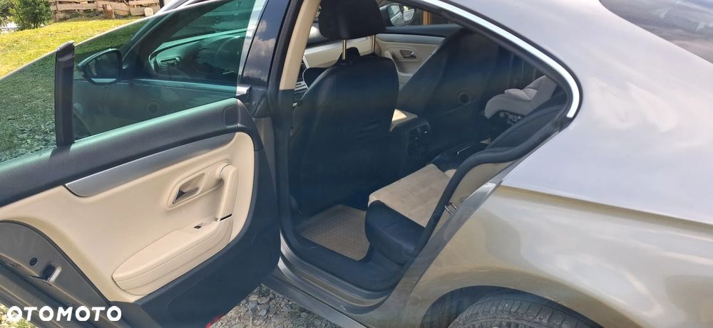 Volkswagen Passat CC 2.0 Blue TDI - 9