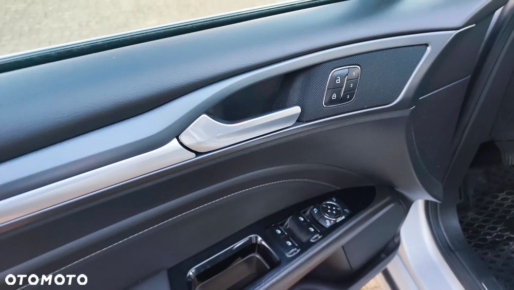 Ford Mondeo 2.0 TDCi Platinium X Plus (Titanium) - 22