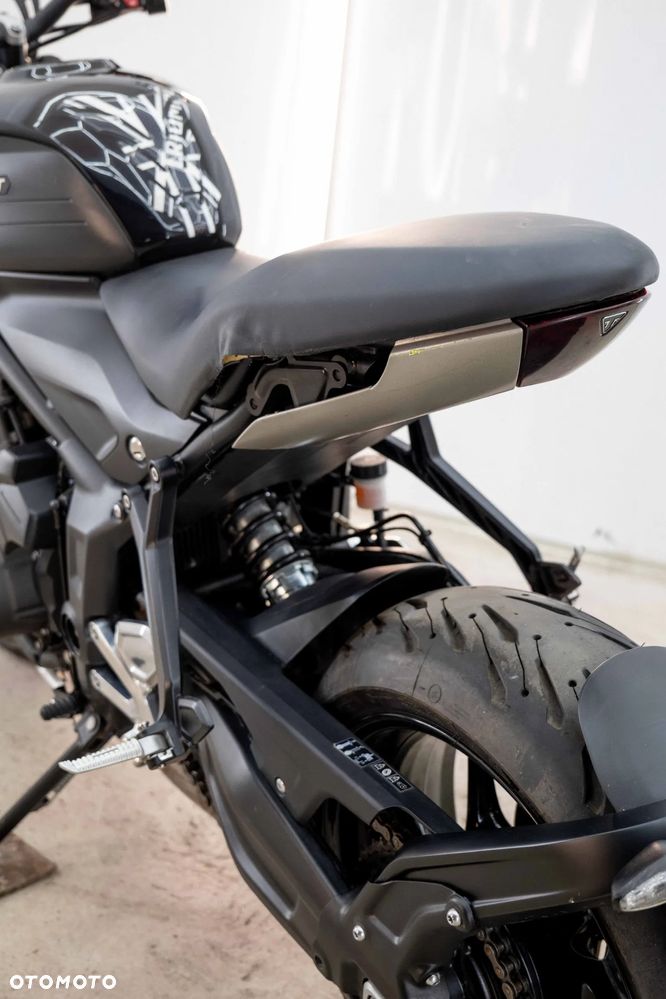 Triumph Trident - 17