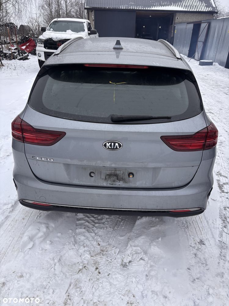 Kia Ceed III 3 Kombi Klapa Bagażnika Lampy Zderzak tylny Tył kolor CS