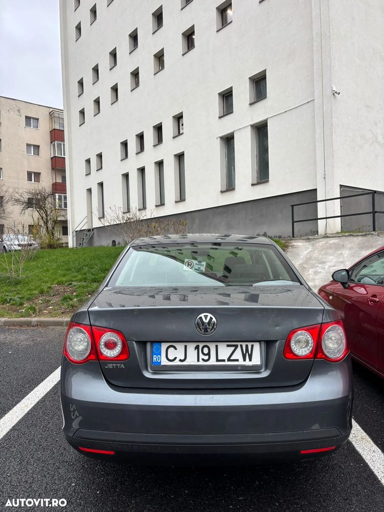 Volkswagen Jetta 1.6 Comfortline - 3