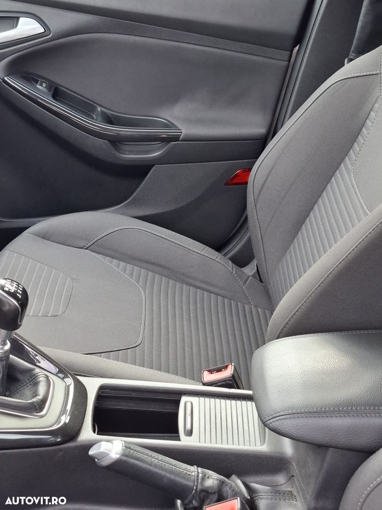 Ford Focus - 10