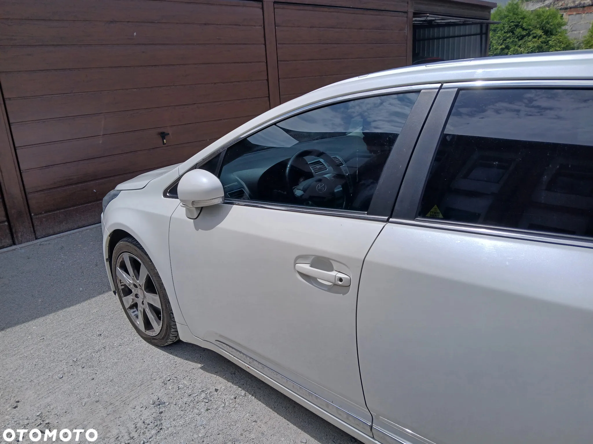 Toyota Avensis 2.0 D-4D Premium - 9