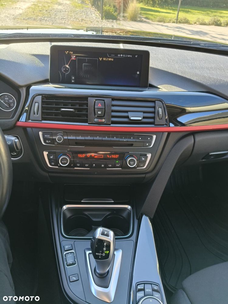 BMW Seria 3 318d Sport Line - 16