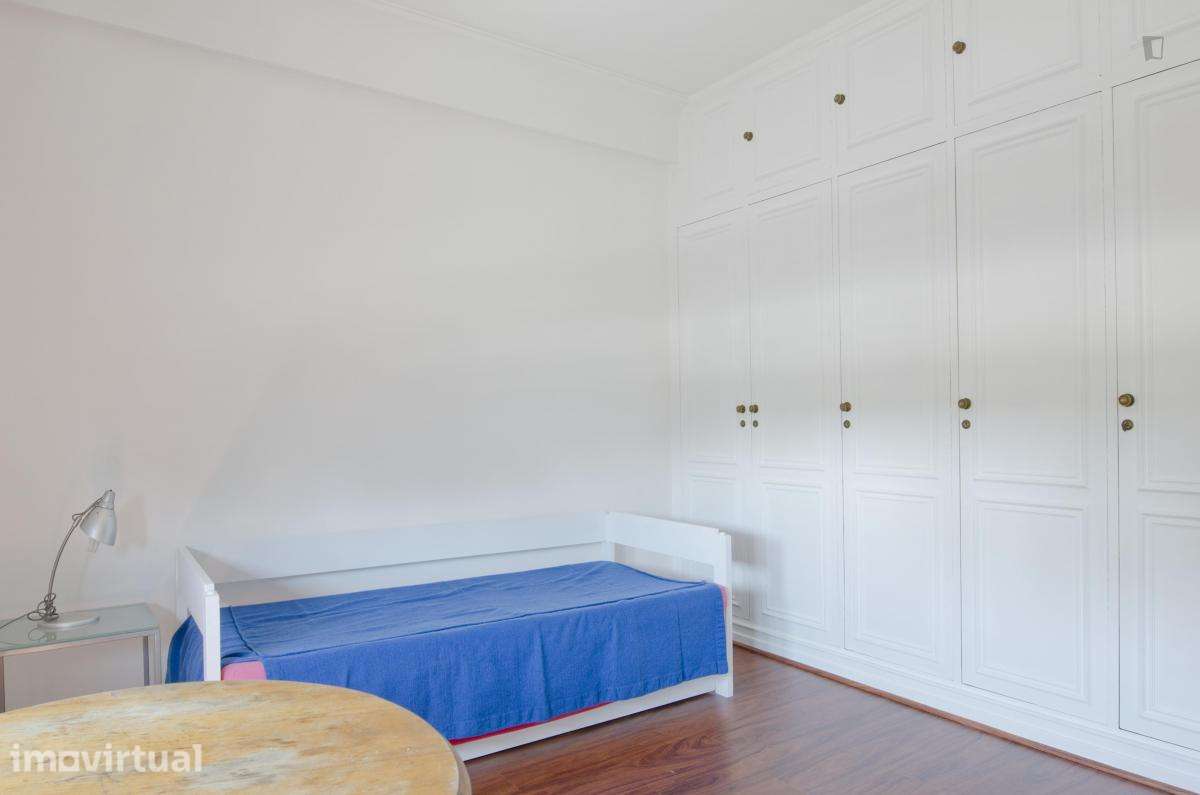 Quarto - localizado em Entrecampos Lisbon - Grande imagem: 3/18