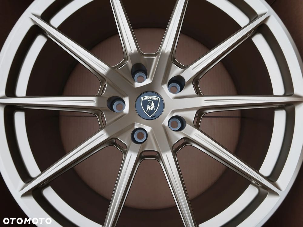 Felgi Aluminiowe Lamborghini URUS 21'' Gold Edytion - 4
