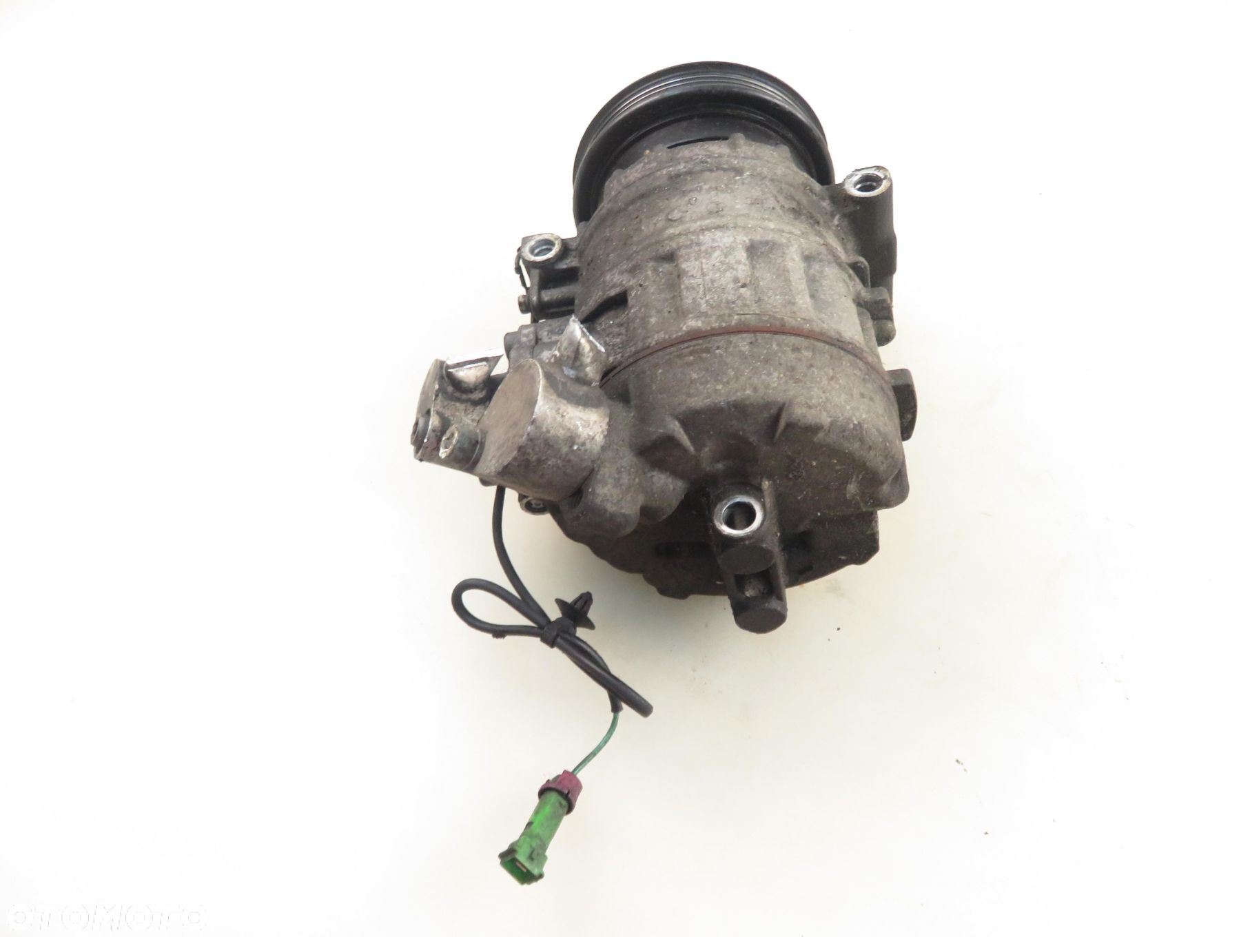 KOMPRESOR KLIMATYZACJI VW PASSAT B5 1.9 TDI 4472208180 8D0260808 - 8