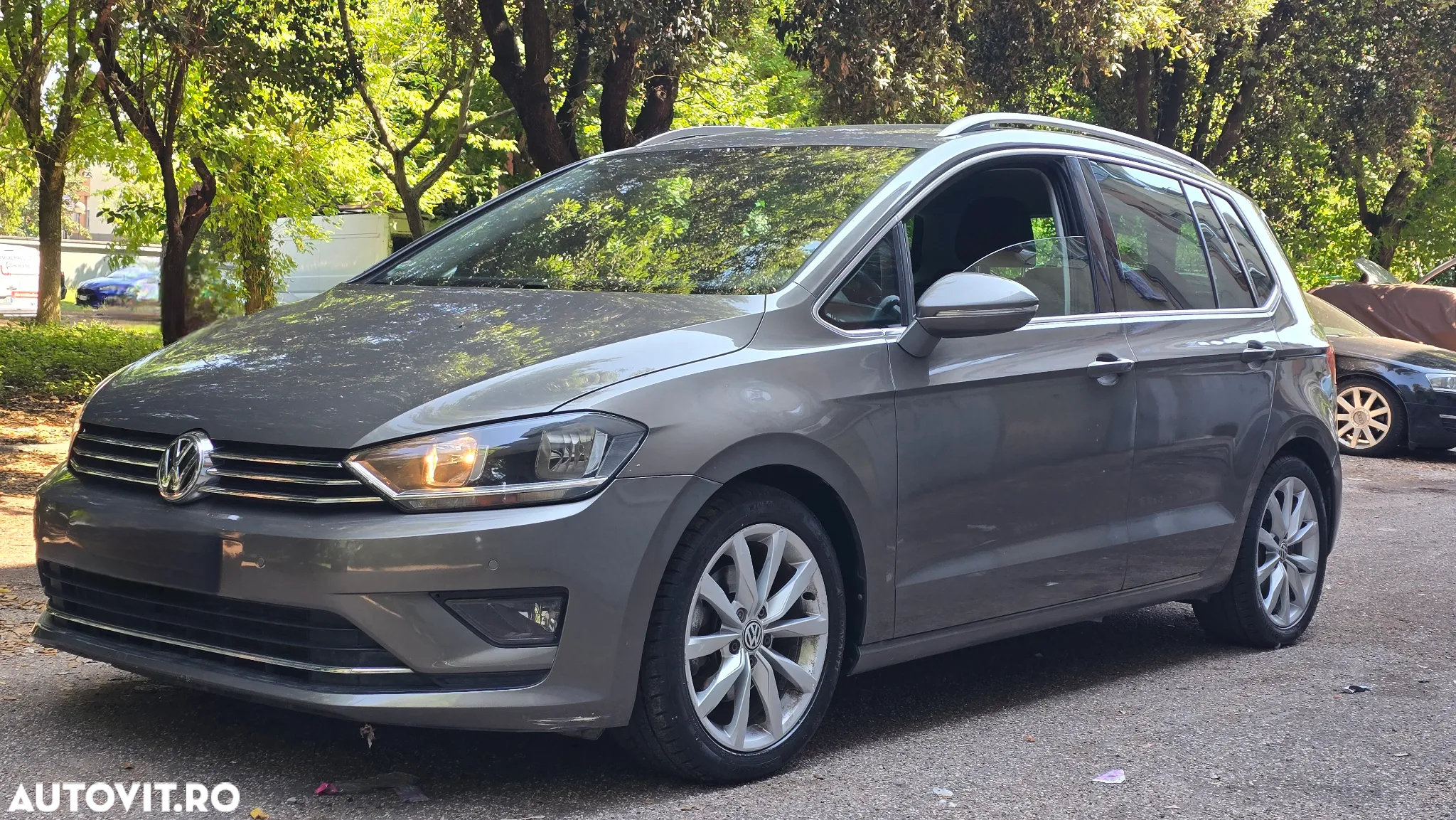 Volkswagen Golf Sportsvan 1.6 TDI BlueMotion Comfortline - 2