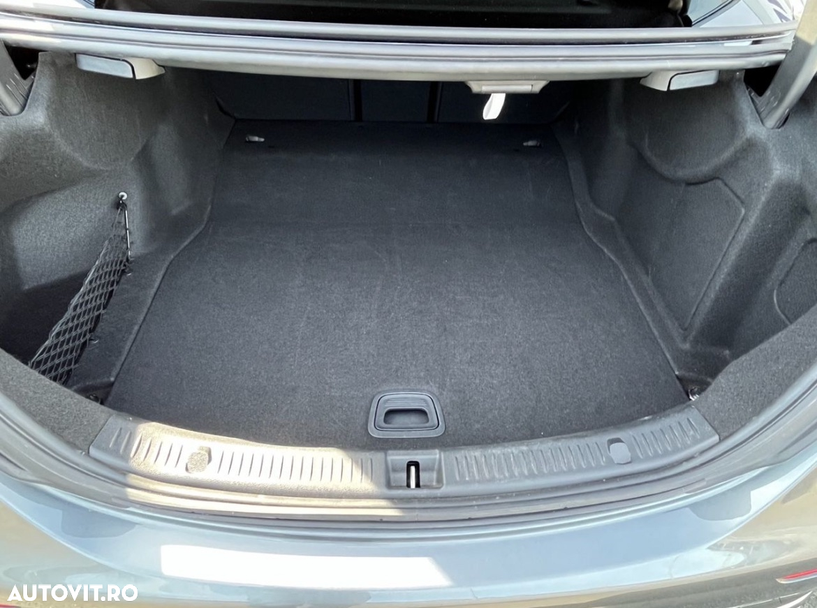 Mercedes-Benz E 300 d T 9G-TRONIC Avantgarde - 12