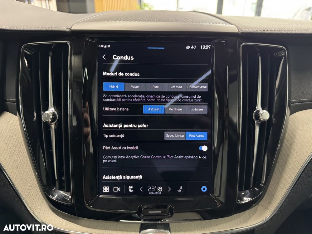 Volvo XC 60 T6 AWD Recharge Geartronic Inscription - 17